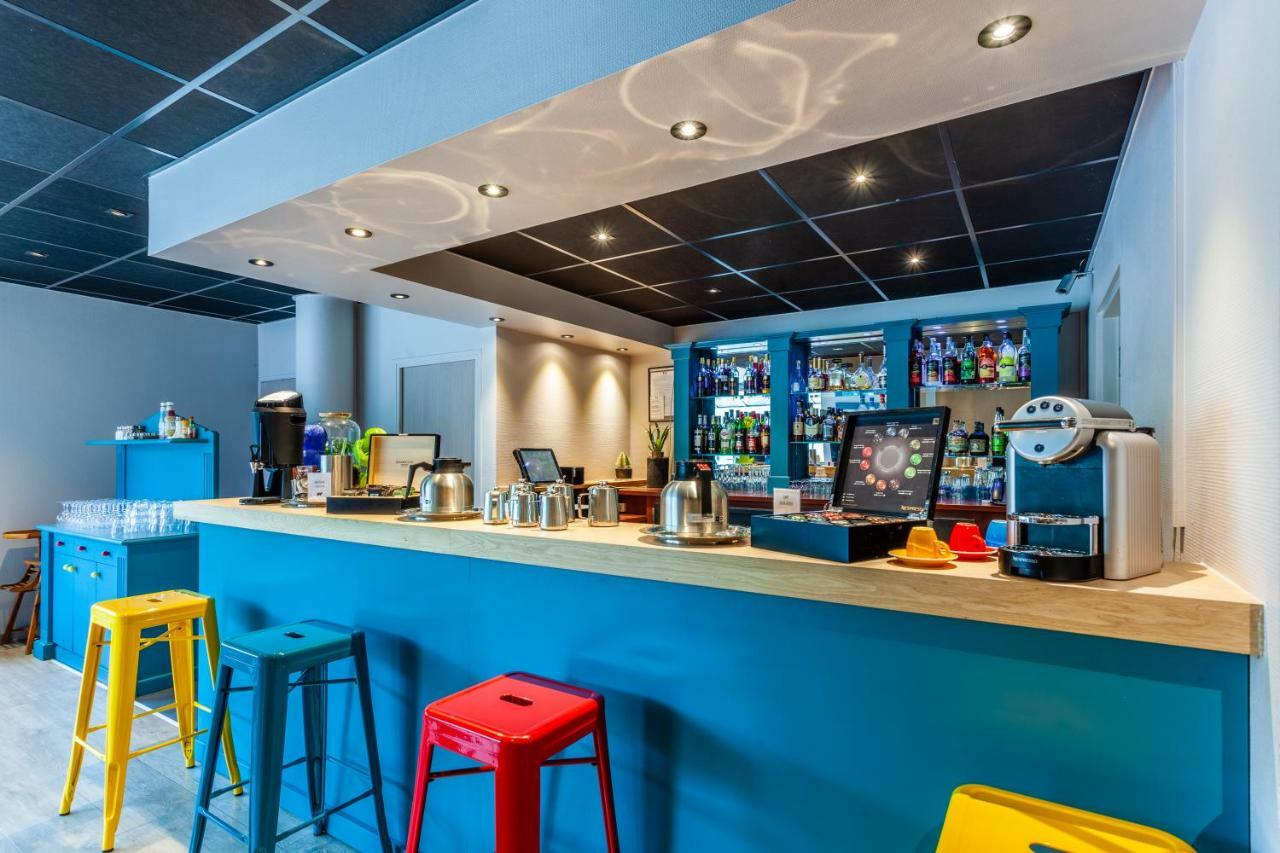 Hotel Full Colors