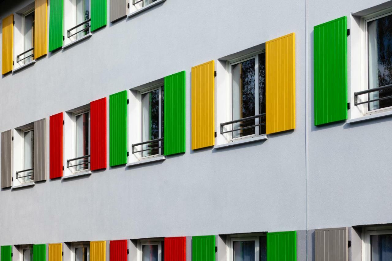 Full Colors Hotel