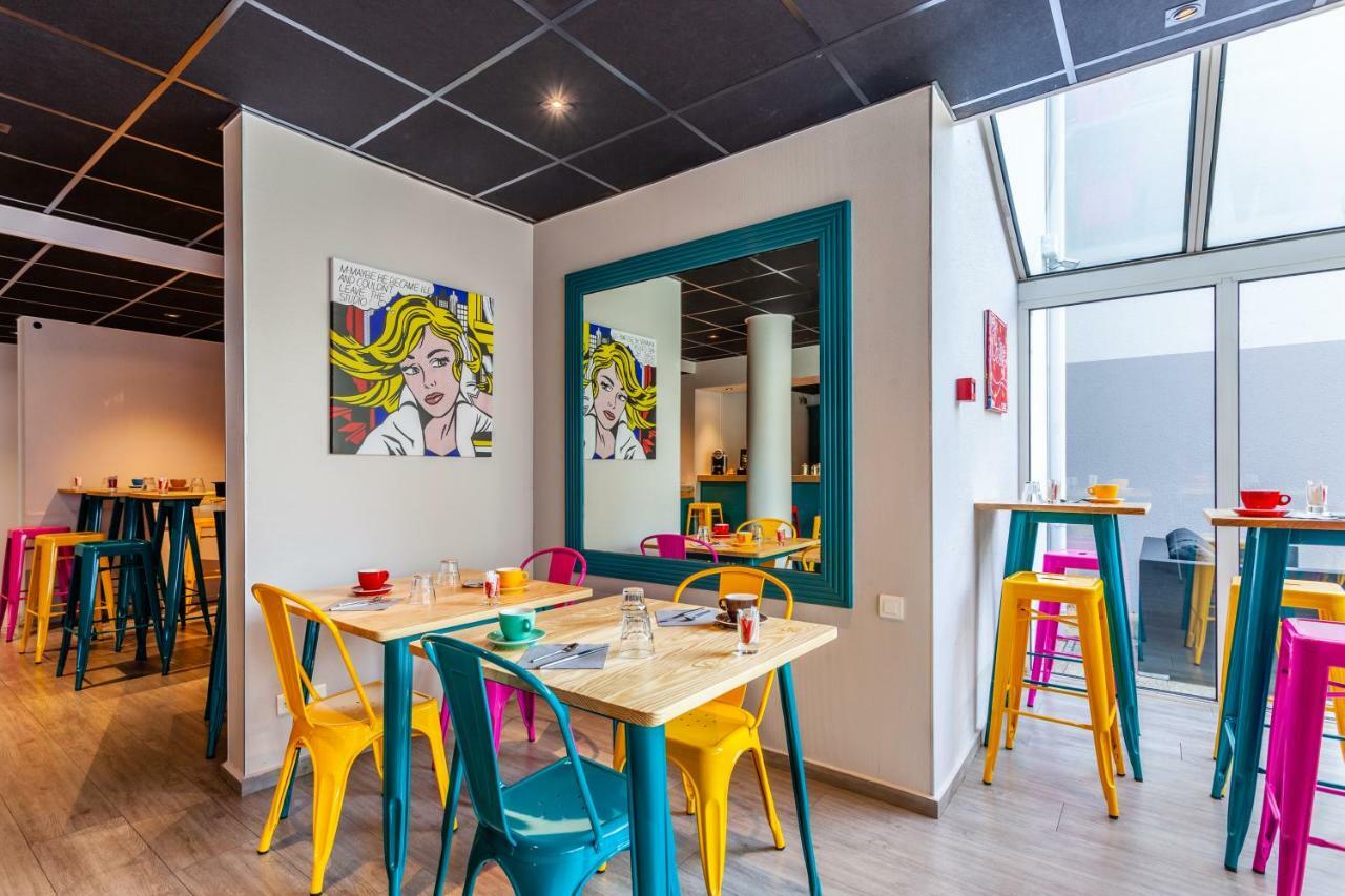 Full Colors Hotel